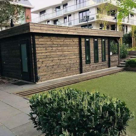 Haags Hopje Gardenhouse Chalet *